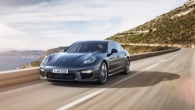 Porsche triệu hồi hơn 50.000 chiếc Cayenne và Panamera. 