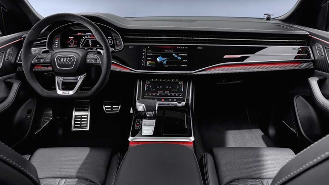 Bên trong xe Audi