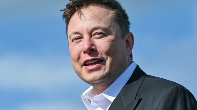 tỉ phú Elon Musk là "ông chủ" của 3 công ty Tesla, Space X và Boring (ảnh: Getty Images)