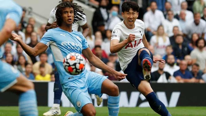 Cú cứalòng của Son Heung-min ghi bàn vào lưới Manchester City (ảnh: AFP)