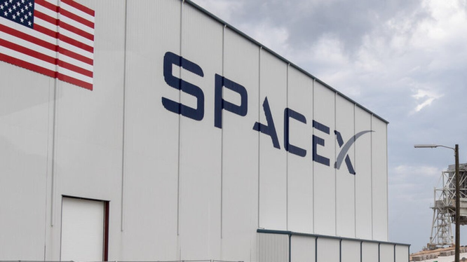SpaceX là công ty Internet vệ tinh của tỉ phú Elon Musk