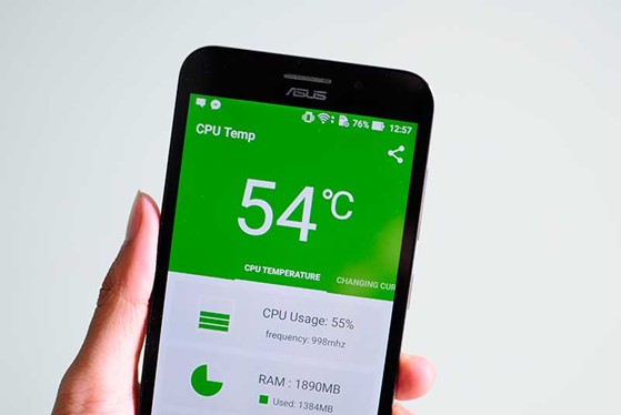 Người dùng nên kiểm tra nhiệt độ smartphone khi thiết bị có dấu hiệu lạ- (Ảnh: M.HOÀNG).