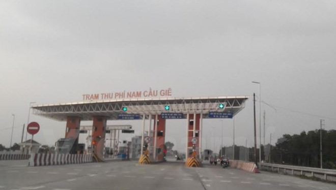 Trạm thu phí Nam Cầu Giẽ của dự án BOT Quốc lộ 1 qua Hà Nam chuẩn bị được vận hành thu phí hoàn vốn- (Ảnh: TTXVN).