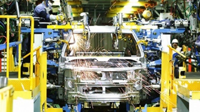 Tính đến năm 2015, ngành sản xuất ô tô có trên 400 doanh nghiệp, tập trung chủ yếu ở khu vực Đông Nam Bộ và vùng Đồng bằng Sông Hồng.