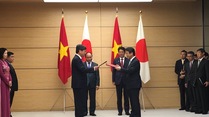 Buổi lễ ký kết giữa VNA và Tập đoàn ANA được chứng kiến bởi Thủ tướng 2 nước Việt Nam và Nhật Bản.