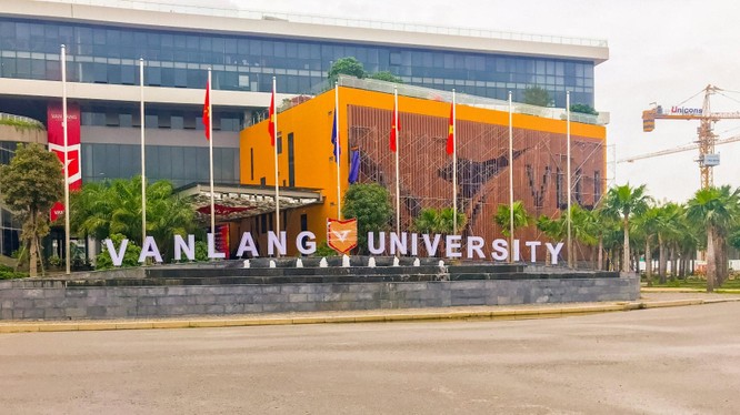 Trường Đại học Văn Lang, một thành viên của Tập đoàn Giáo dục Văn Lang.