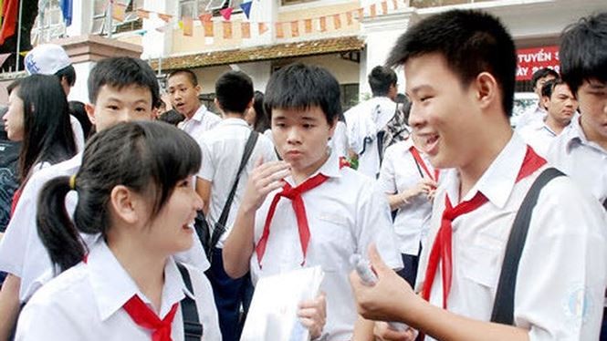 Các em học sinh THCS chuẩn bị thi vào lớp 10 (Ảnh: Tiền Phong)