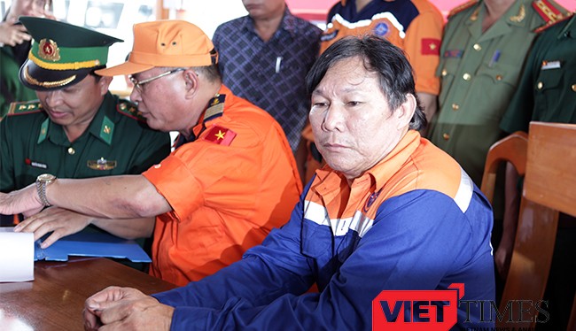 Thuyền trưởng già Phạm Phú Thành lặng người khi kể về cái đêm định mệnh giữa biển Hoàng Sa