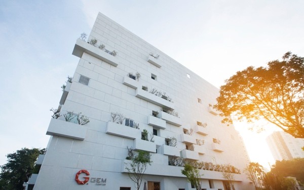 Tòa nhà GEM Center nhìn từ bên ngoài 