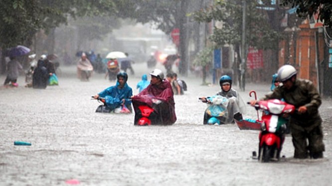 Trận mưa lớn ở Hà Nội đêm ngày 24/5 vừa qua gây ngập lụt ở Hà Nội lớn nhất lịch sử 45 năm qua
