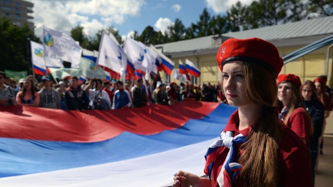 22/8 là Lễ hội Ngày Quốc kỳ Nga ở Novosibirsk.