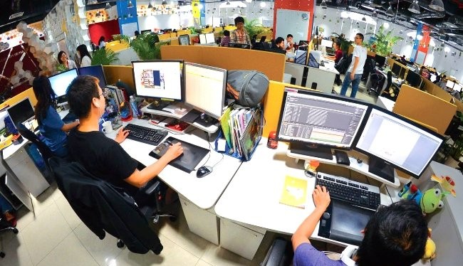  trong 8 tháng đầu năm nay, 5 doanh nghiệp lớn kể trên của ngành TT&TT đã đạt tổng doanh thu trên 252,7 ngàn tỷ đồng và tổng lợi nhuận trên 32,3 ngàn tỷ đồng.