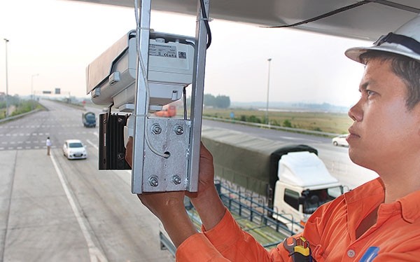 Hệ thống camera đã được lắp đặt và sẵn sàng để "phạt nguội" vi phạm ATGT trên tuyến cao tốc Nội Bài - Lào Cai (đoạn Nội Bài - Phú Thọ) 