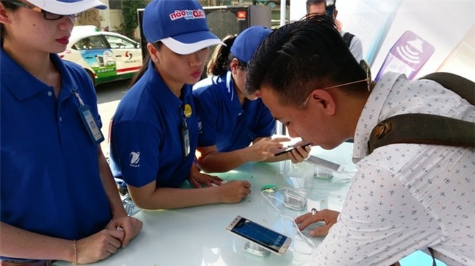 Sáng ngày 18/1, tại TP.HCM, VinaPhone đã chính thức khai trương dịch vụ 4G tại TP.HCM với hai địa điểm là số 80 Nguyễn Du, Quận 1 và số 121 Pasteur, Quận 3.