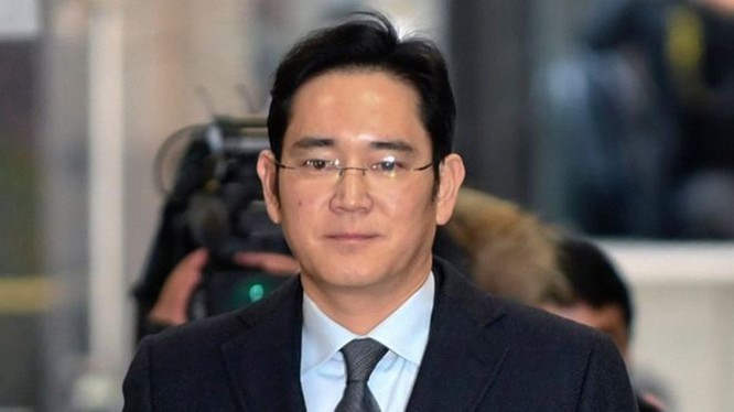 Phó Chủ tịch Samsung chính thức bị bắt.
