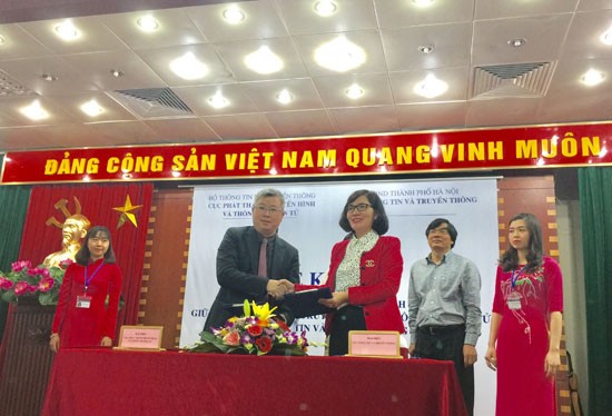 Biên bản thỏa thuận vừa được ông Nguyễn Thanh Lâm - Cục trưởng Cục Phát thanh, Truyền hình và Thông tin điện tử và bà Phan Lan Tú - Giám đốc Sở TT&TT Hà Nội ký kết.