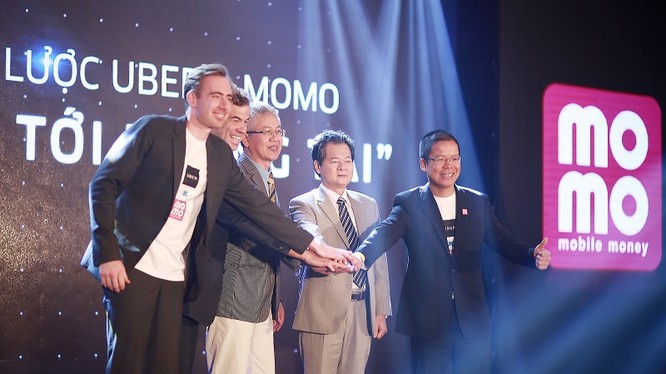 Từ nay, người dùng có thể đặt xe Uber, thanh toán ngay trên ứng dụng ví điện tử MoMo, Ví điện tử MoMo sẽ trở thành một trong ba phương thức thanh toán chính của dịch vụ Uber tại Việt Nam