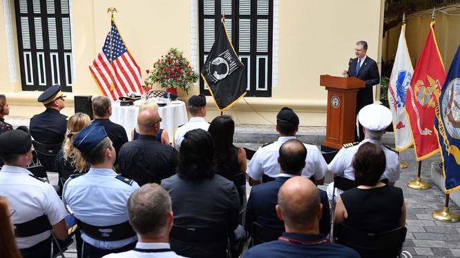 Đại sứ Kritenbrink phát biểu tại lễ kỷ niệm Ngày Tưởng niệm Tù binh và Người mất tích.