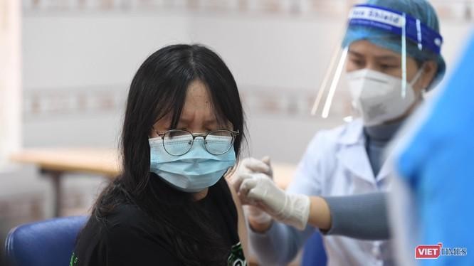 Học sinh tiêm vaccine COVID-19 (Ảnh - Minh Thúy).