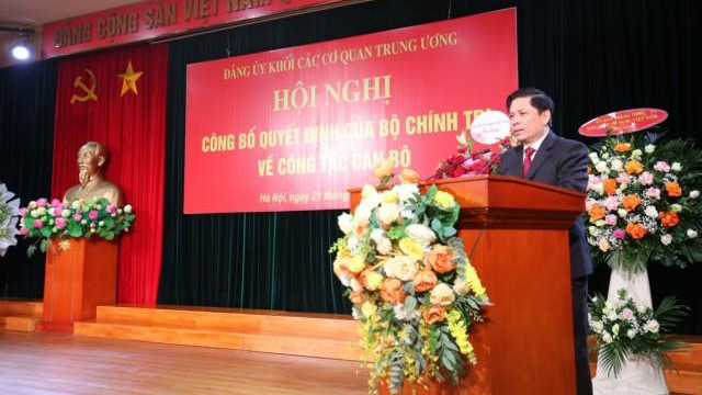 Tân Bí thư Đảng ủy Khối các cơ quan Trung ương Nguyễn Văn Thể phát biểu nhận nhiệm vụ.