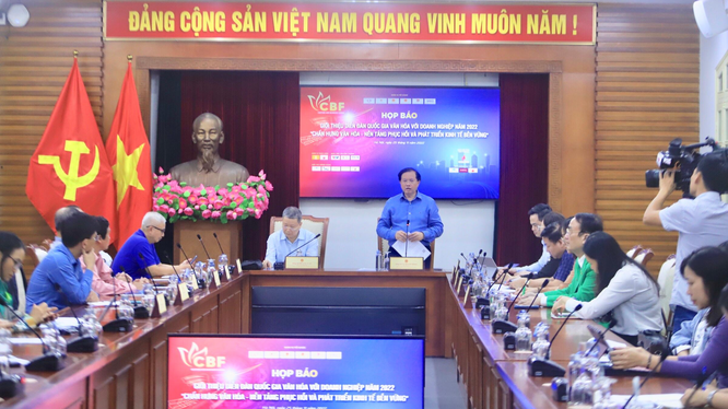 Thứ trưởng Tạ Quang Đông khẳng định, các hoạt động của Diễn đàn sẽ góp phần thúc đẩy việc xây dựng văn hóa doanh nghiệp, văn hóa kinh doanh trong cộng đồng doanh nghiệp Việt trong và ngoài nước.