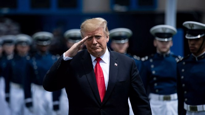 Ông Trump tung ra loạt phát ngôn gây sốc trước chuyến công du Anh 3 ngày (Ảnh: The Sun)