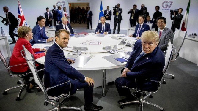 Tổng thống Mỹ Donald Trump cùng các nhà lãnh đạo tại Hội nghị thượng đỉnh G7 tổ chức tại Pháp (Ảnh: France24)