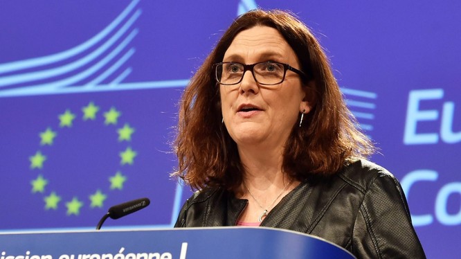 Cao ủy Thương mại EU Cecilia Malmstrom (Ảnh: CNBC)