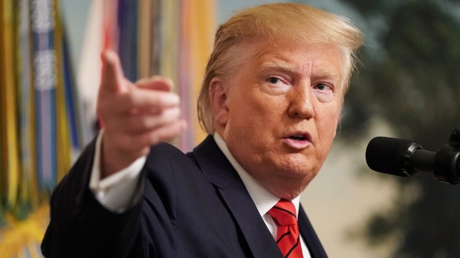 Tổng thống Trump đối diện với làn sóng phản ứng ngày càng lớn (Ảnh: CNBC)