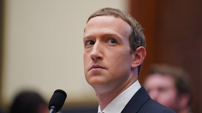 Ông chủ Facebook Mark Zuckerberg hứng nhiều chỉ trích vì không kiểm soát các đoạn quảng cáo có thông tin sai lệch (Ảnh: Guardian)