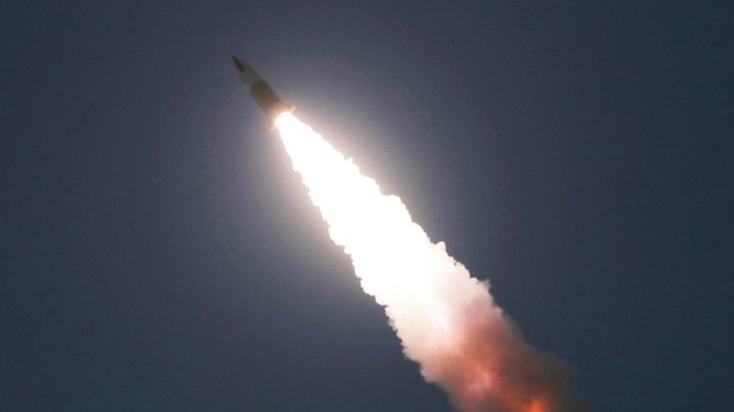 Một tên lửa mà Triều Tiên phóng thử nghiệm vào ngày 22/3 (Ảnh: KCNA)