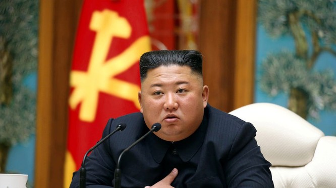 Tin đồn ông Kim Jong-un bị "hôn mê" lan tràn trên Internet và các tờ báo lá cải (Ảnh: KCNA)