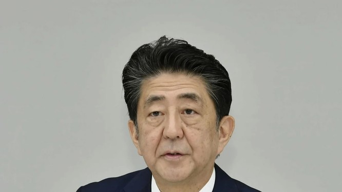 Thủ tướng Nhật Shinzo Abe chính thức xác nhận về việc từ chức trong cuộc họp báo chiều ngày 28/8 (Ảnh: Kydo News)
