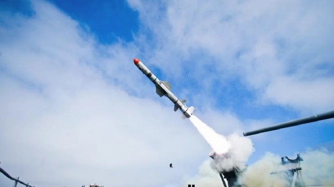 Mẫu tên lửa cận thanh diệt hạm Harpoon Block II do Mỹ chế tạo (Ảnh: Defence Blog)
