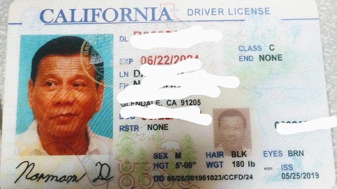Tấm bằng lái xe giả có gắn ảnh của Tổng thống Philippines Rodrigo Duterte (Ảnh: RT)