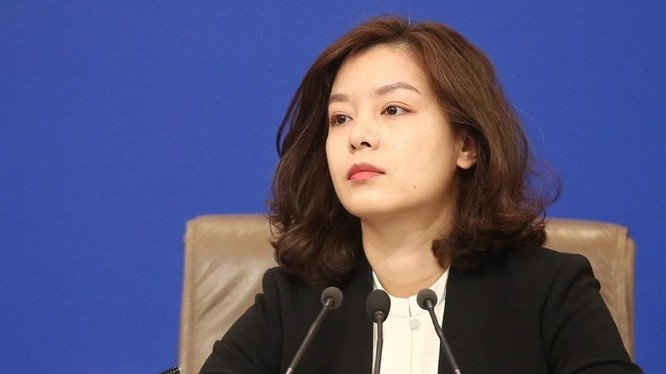 Nữ phiên dịch viên của Trung Quốc Zhang Jing (Ảnh: SCMP)