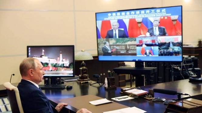 Tổng thống Nga Vladimir Putin tham gia buổi lễ khởi công trực tuyến (Ảnh: AP)