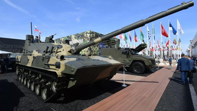 Tăng lội nước của Nga có sức mạnh không thua kém T-80 và T-90 (Ảnh: RIA Novosti)
