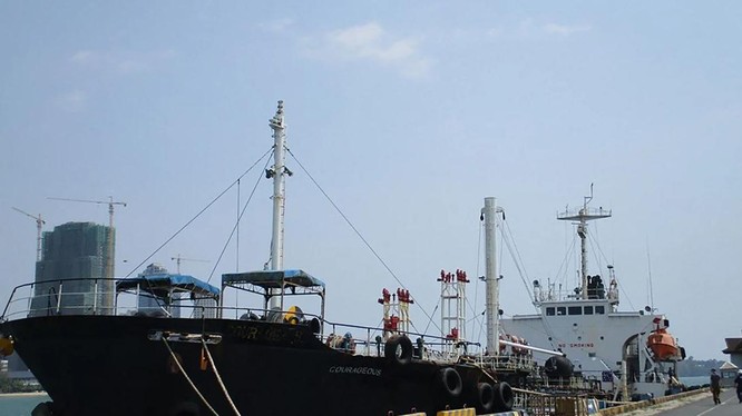 Tàu M/T Courageous (Ảnh: AFP)
