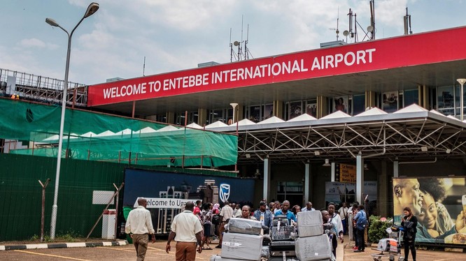 Sân bay quốc tế Entebbe ở Uganda năm 2020 (Ảnh: AFP).