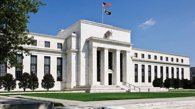 Fed đưa ra tín hiệu sẽ giảm tốc độ nâng lãi suất (Ảnh: Getty)