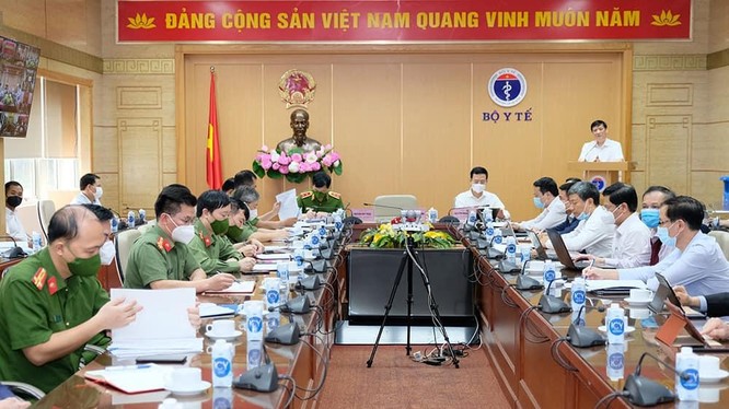 Hội nghị trực tuyến về việc tiêm vaccine COVID-19 và giải pháp xác thực, liên thông dữ liệu tiêm chủng với dữ liệu quốc gia về dân cư (Ảnh - Trần Minh)