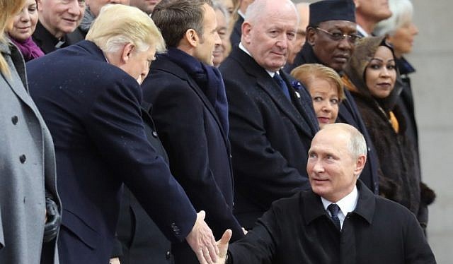 Hai vị tổng thống Mỹ - Nga tỏ vẻ rất thân thiện trong lễ kỷ niệm 100 năm kết thúc Thế Chiến I.