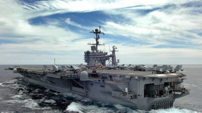 tàu sân bay USS John C. Stennis