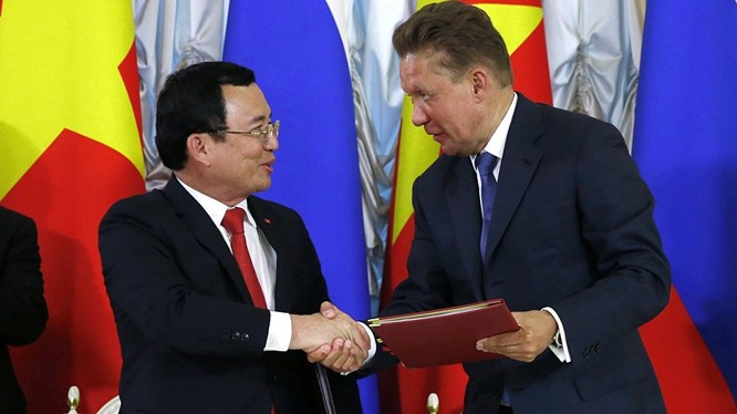 Rosneft và PetroVietnam vừa ký kết hợp đồng dầu mỏ dài hạn