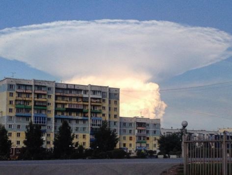 Đám mây hình nấm khổng lồ khiến người dân Siberia hoảng sợ.