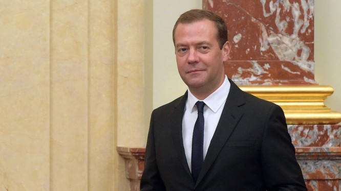 Medvedev: Nga không thể cho phép mình sống trong nợ nần như nước khác