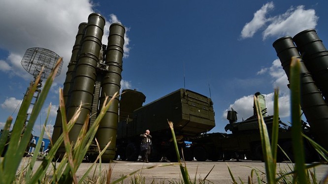 Nga xúc tiến hợp tác quân sự với Iran sau hợp đồng tên lửa S-300