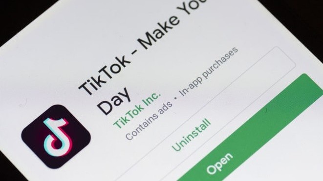 Nhóm hacker nổi tiếng Anonymous kêu gọi người dùng gỡ bỏ ứng dụng TikTok. Ảnh: CNBC