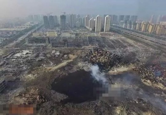 Hiện trường vụ nổ Thiên Tân nhìn từ trên cao Ảnh: NTDTV